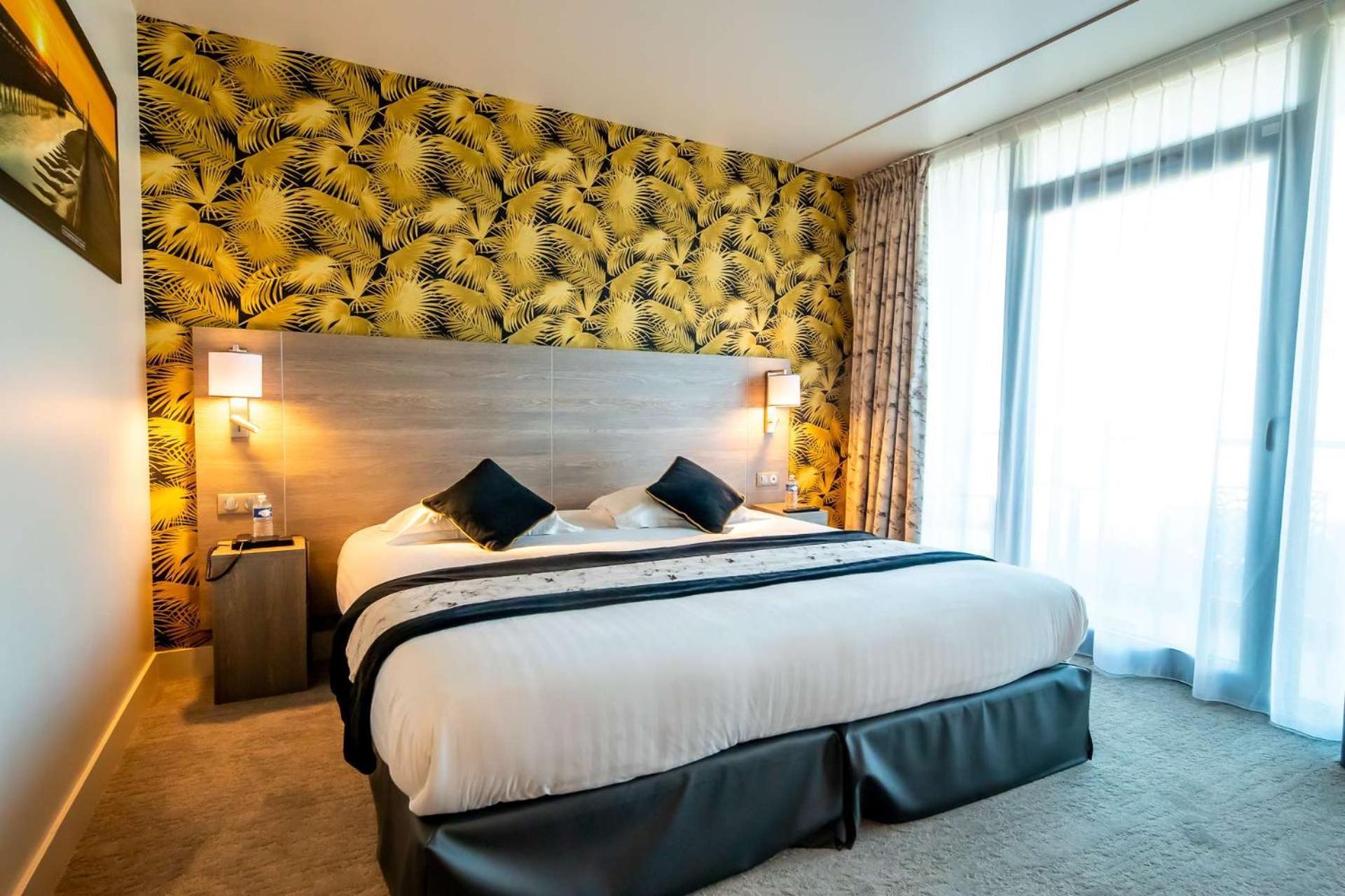 Brit Hotel Eden Spa Honfleur Eksteriør billede