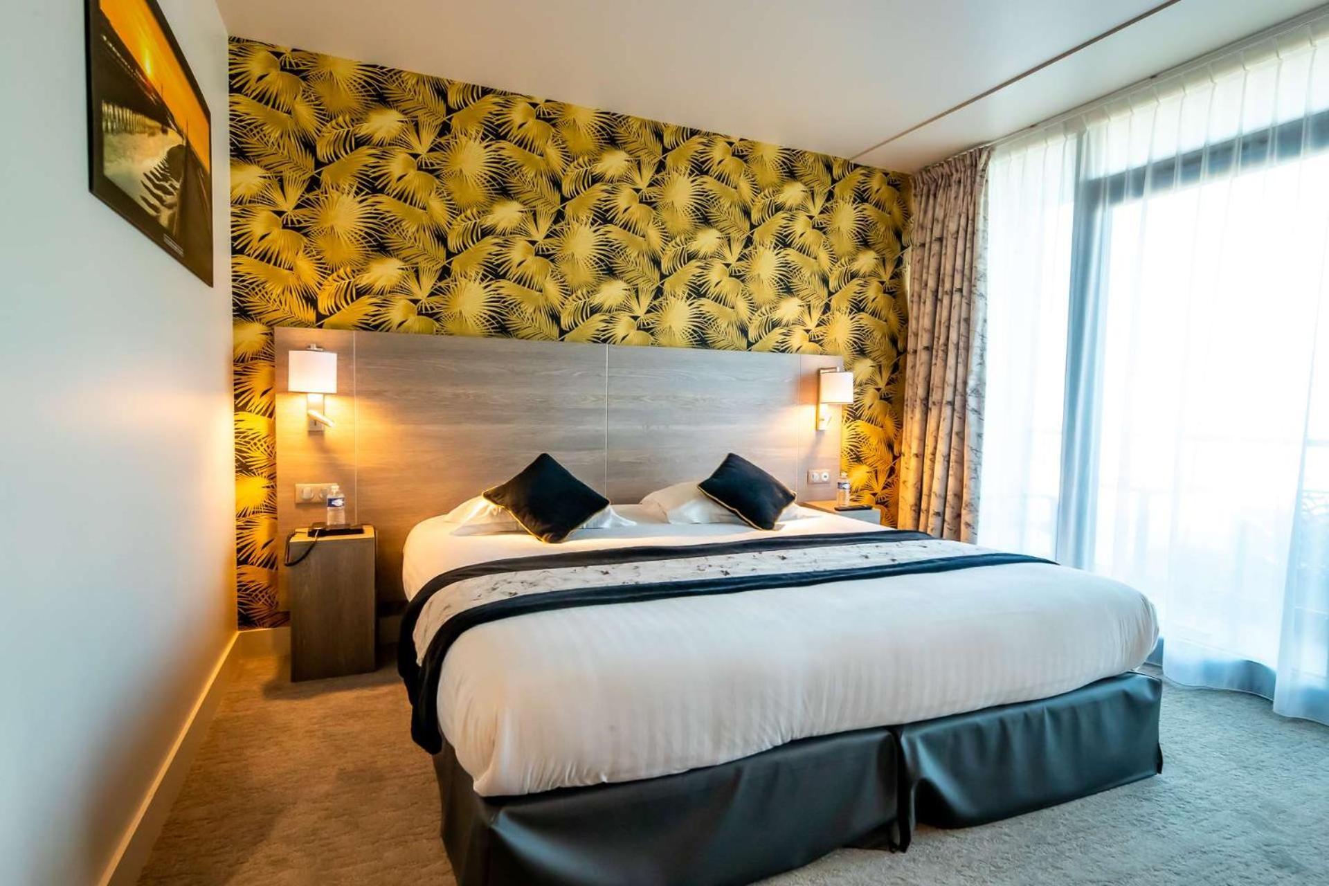 Brit Hotel Eden Spa Honfleur Eksteriør billede
